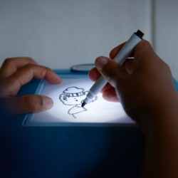 Kidydraw - Portable drawing projection box
