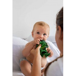Oli&Carol - Mini doudou teether kendall the kale - anneau de dentition - caoutchouc naturel