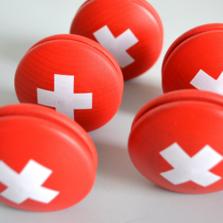 Jo-Jo Schweizerkreuz aus Holz- handarbeit- Mader Kreiselmanufaktur