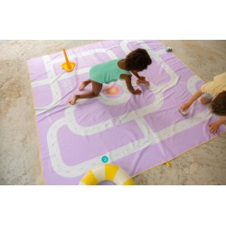 Spiel Strandtuch 180 x 180 cm - Strasse Lavendel - für Kinder ein toller Badespass - Quut